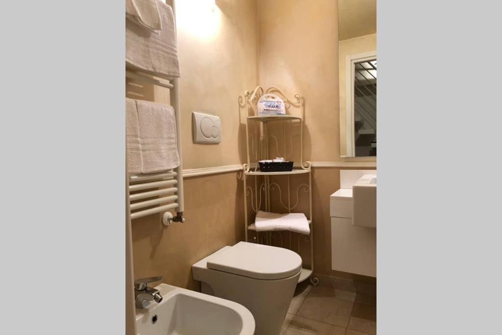 La Casina In Burlamacchi Milan Luaran gambar